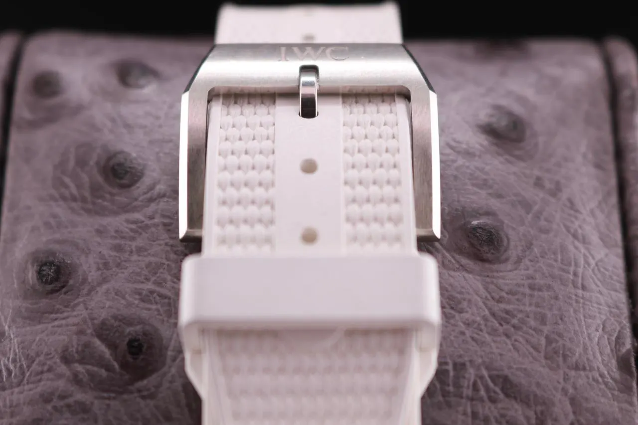 kgj6zfpx97il-xvzpwyimo4idxw8dww0mbhzy-ExtraLarge